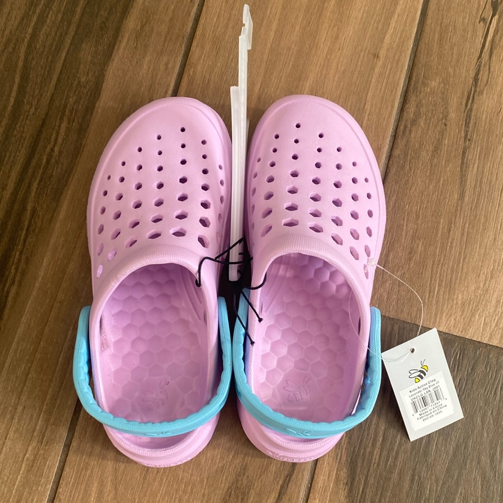 Joybees NWT kids active clog size 1